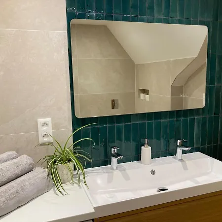 Au Sommet De La Vigne Apartment *